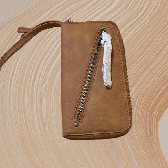 Free People Handbags - Free People Brown Leather Wallet Compact and Sophisticated
